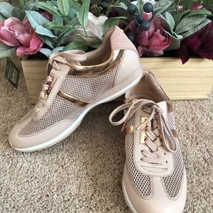 MICHAEL KORS ROSE GOLD & BLUSH SNEAKERS SZ 8.5